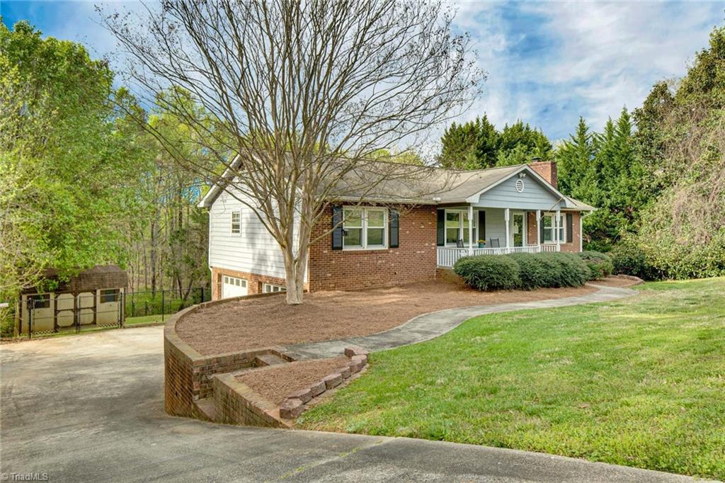 7018 Upland Road Clemmons, NC 27012 - Photo 3 of 41 Gallery Image 3