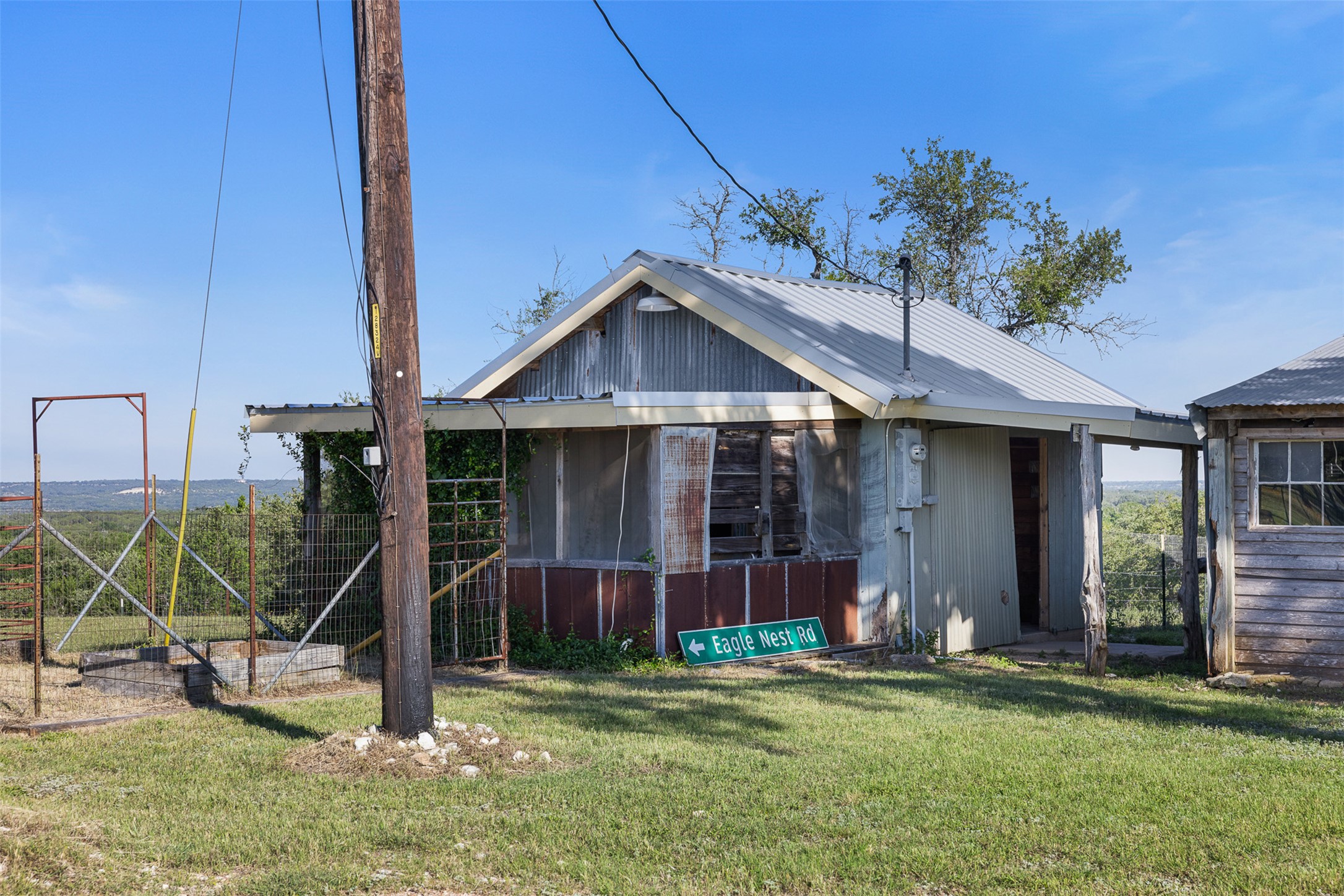 3340 Briggs Road Killeen, TX 76549 - Photo 36 of 40 a view of a house with a yard potted plants and a table