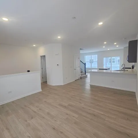 $3,200 | 233 Settlers Place, West Dundee, IL 60118