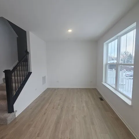 $3,200 | 233 Settlers Place, West Dundee, IL 60118