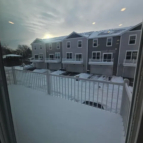 $3,200 | 233 Settlers Place, West Dundee, IL 60118