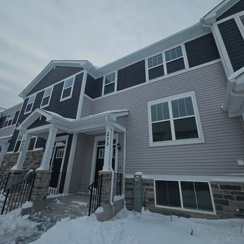 $3,200 | 233 Settlers Place, West Dundee, IL 60118