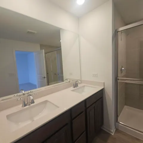 $3,200 | 233 Settlers Place, West Dundee, IL 60118