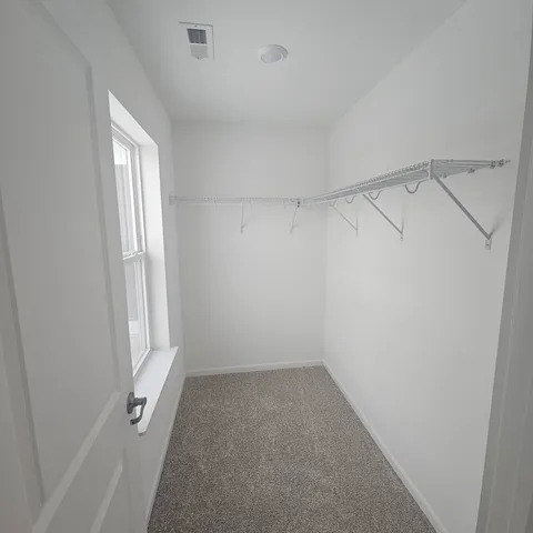 $3,200 | 233 Settlers Place, West Dundee, IL 60118