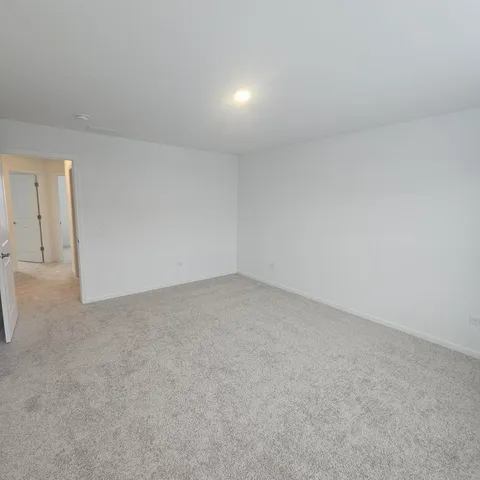 $3,200 | 233 Settlers Place, West Dundee, IL 60118