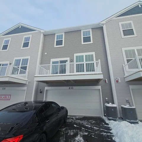 $3,200 | 233 Settlers Place, West Dundee, IL 60118