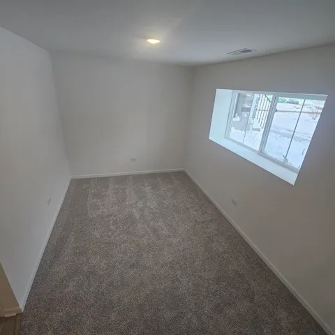 $3,200 | 233 Settlers Place, West Dundee, IL 60118