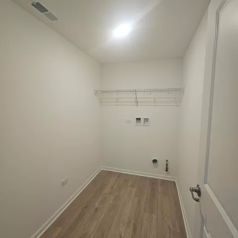 $3,200 | 233 Settlers Place, West Dundee, IL 60118