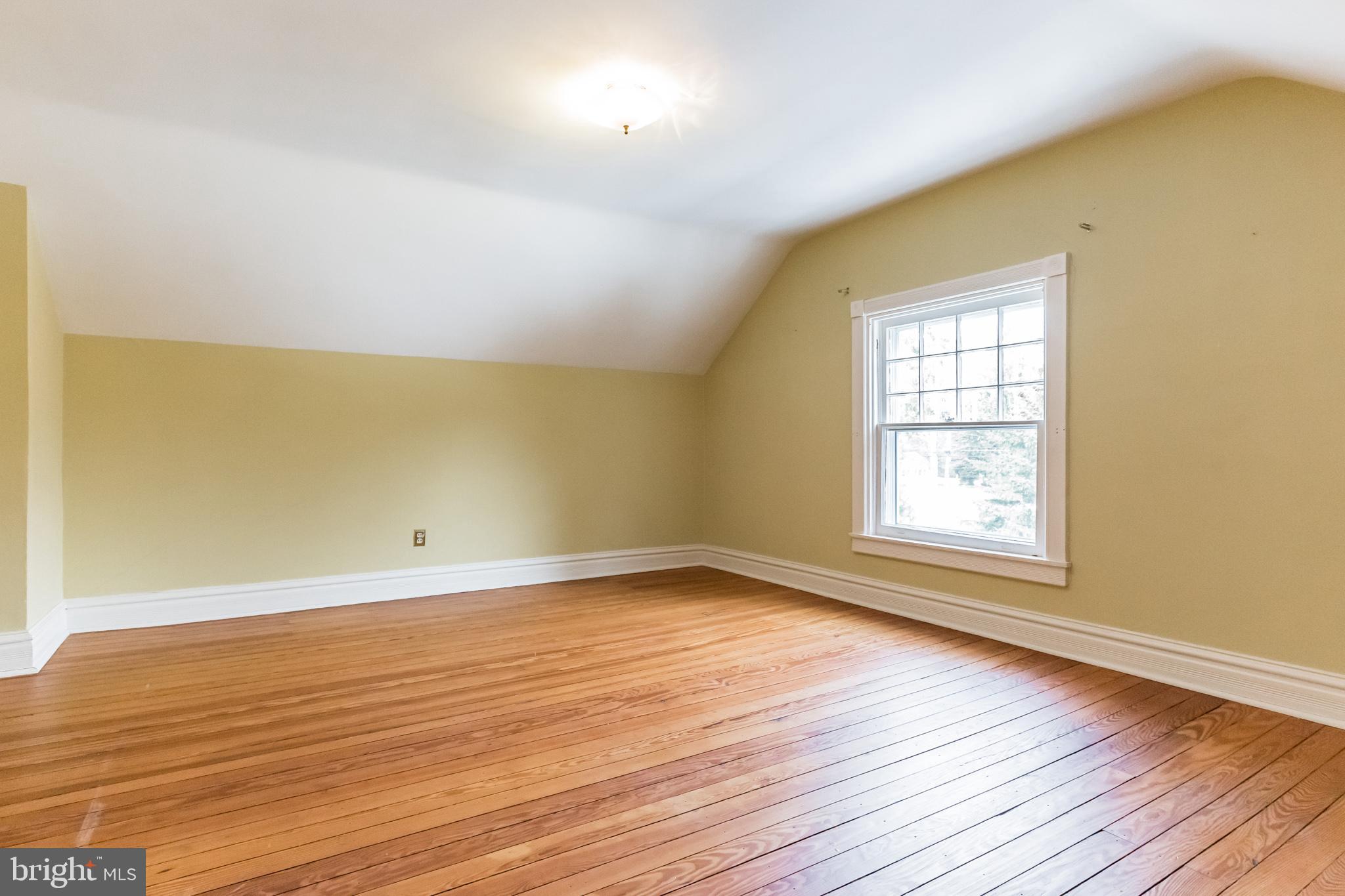 300 South Waterloo Road Devon, PA 19333 - Photo 34 of 43 3rd Floor Bedroom