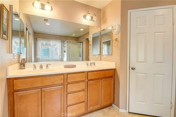 $699,999 | 25960 Corte Antigua, Moreno Valley, CA 92551