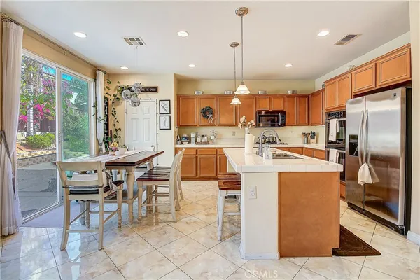 $699,999 | 25960 Corte Antigua, Moreno Valley, CA 92551