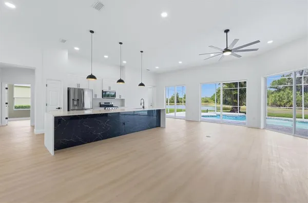 $875,000 | 8115 Planters Knoll Terrace, Bradenton, FL 34201