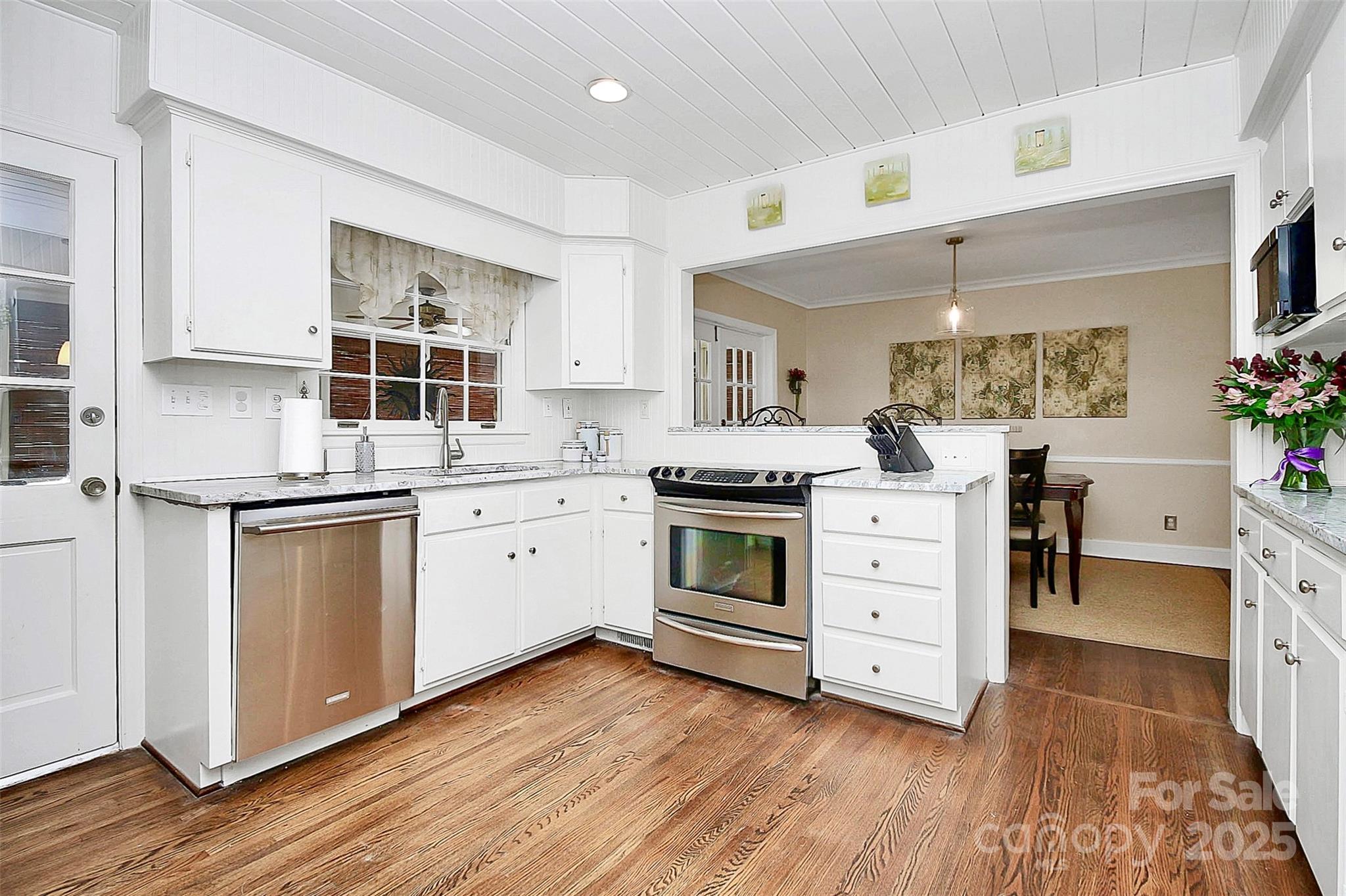 3615 Henshaw Road Charlotte, NC 28209 - Photo 13 of 47