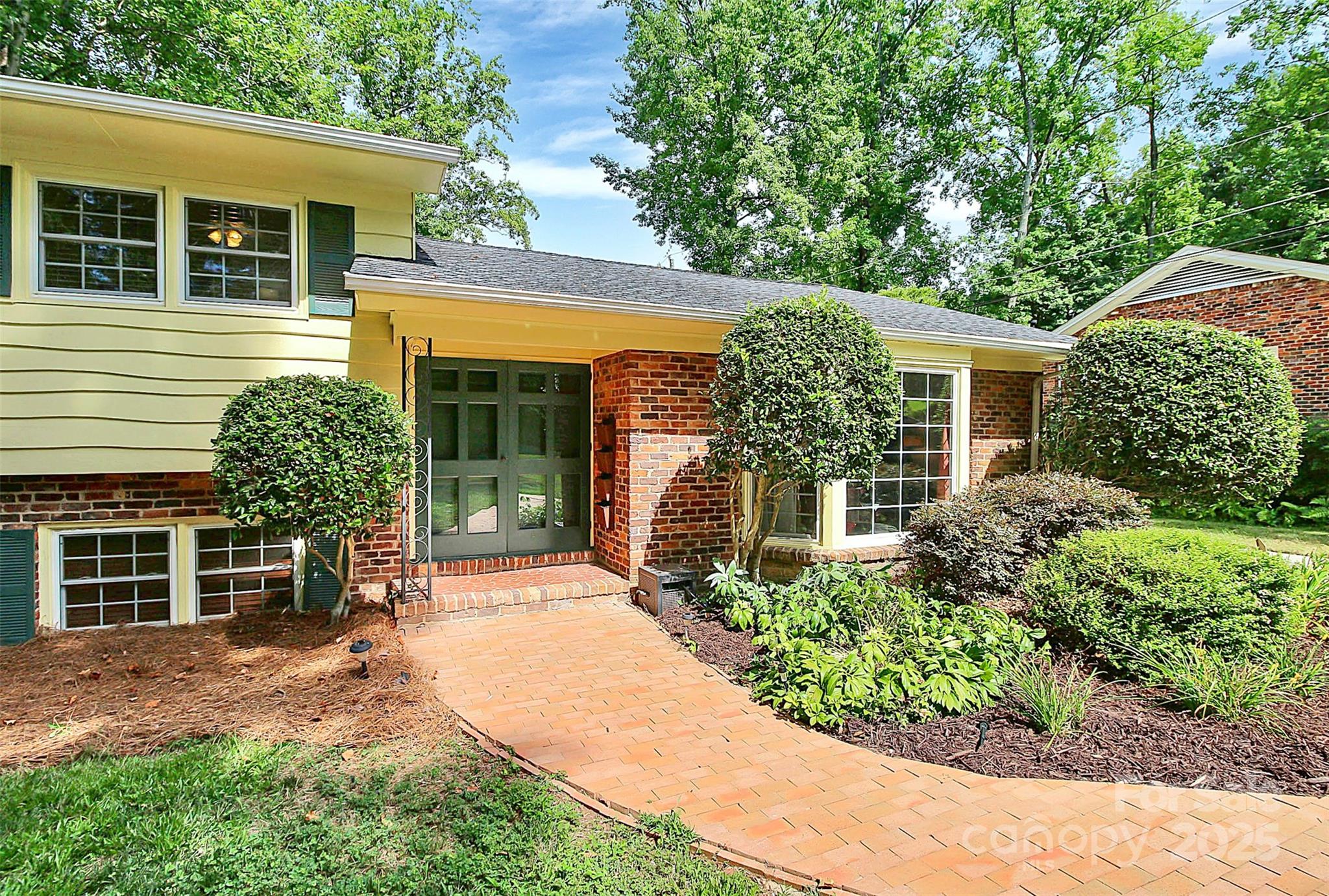 3615 Henshaw Road Charlotte, NC 28209 - Photo 7 of 47