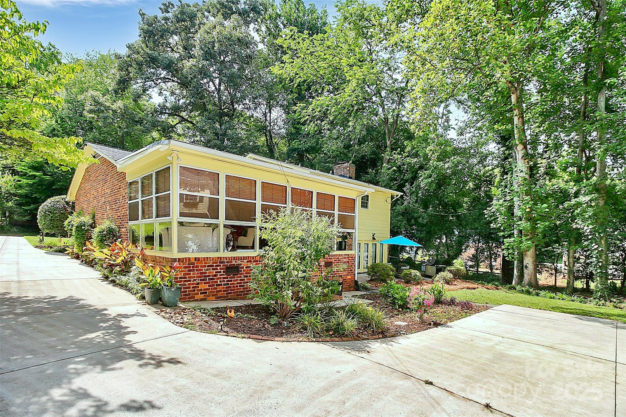 3615 Henshaw Road Charlotte, NC 28209 - Photo 8 of 47