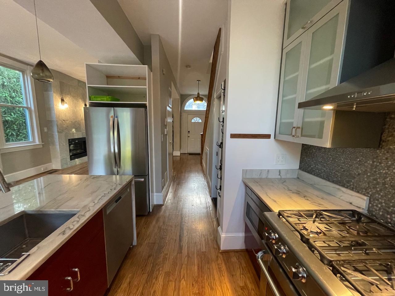 1250 Florida Avenue Northeast Washington, DC 20002 - Photo 9 of 27 gas cooking