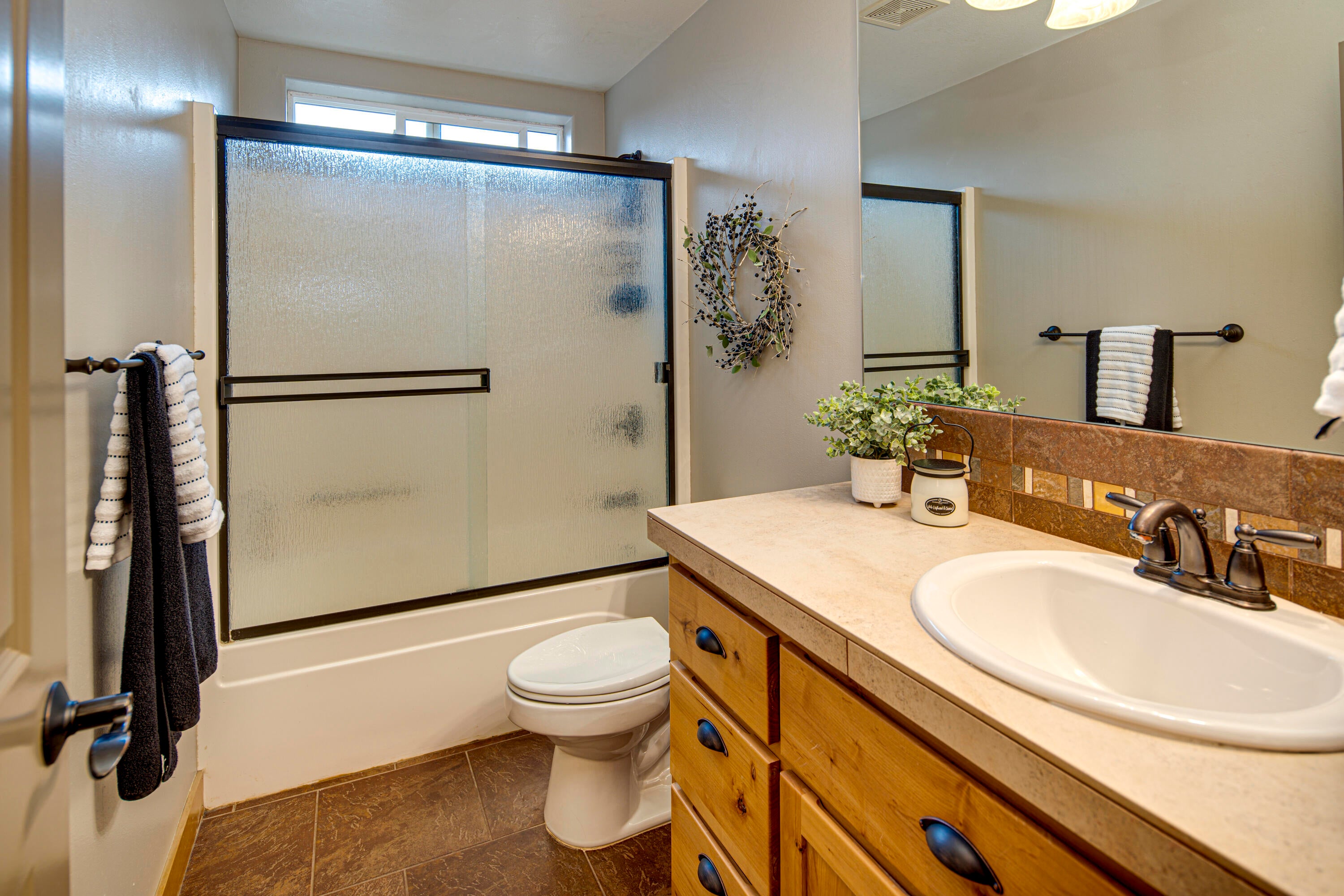 2460 Linnet Lane Redmond, OR 97756 - Photo 32 of 55 2460-33