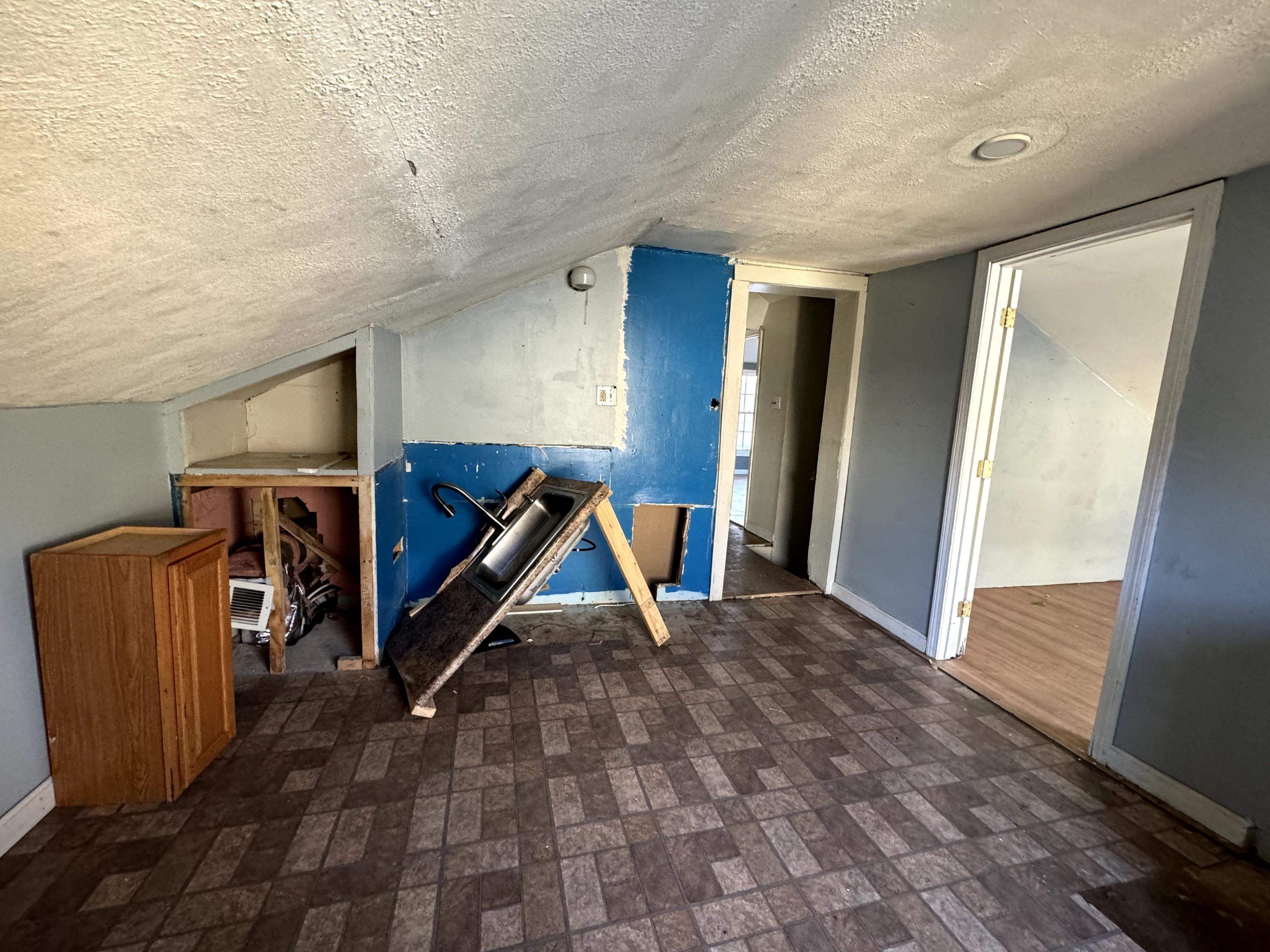 3 Division Place Bennington, VT 05201 - Photo 8 of 30