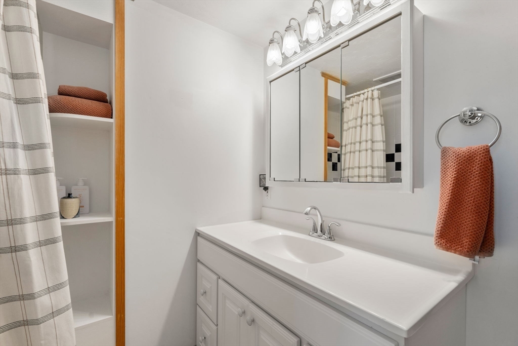 9 Sherrin Road Chestnut Hill, MA 02467 - Photo 14 of 26