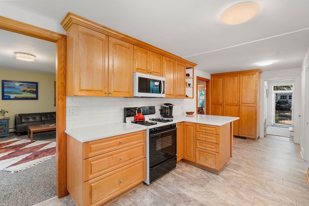 9 Sherrin Road Chestnut Hill, MA 02467 - Photo 6 of 26