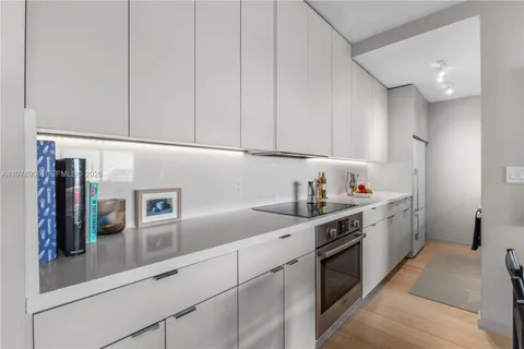 $689,000 | 3 Island Avenue, Unit 8L, Miami Beach, FL 33139