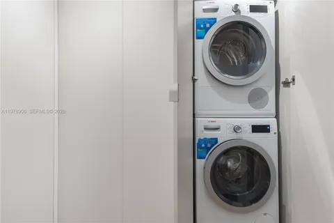 $689,000 | 3 Island Avenue, Unit 8L, Miami Beach, FL 33139