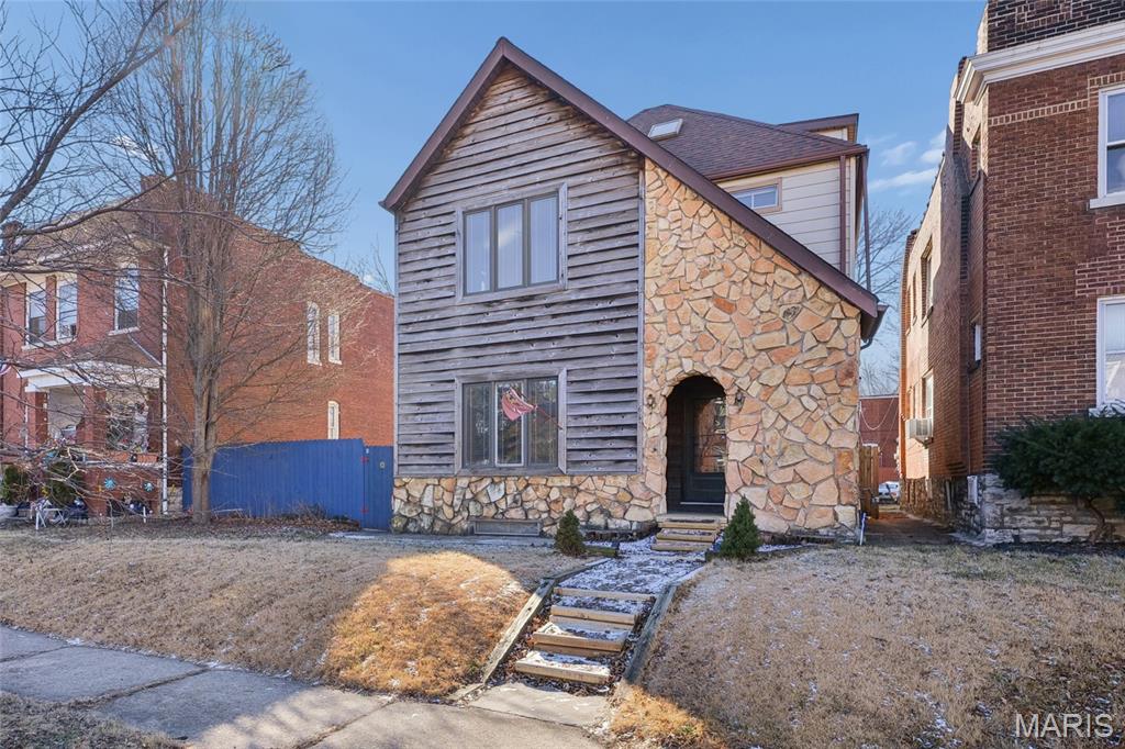 612 Bates Street St. Louis, MO 63111 - Photo 1 of 22