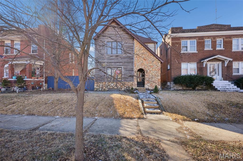 612 Bates Street St. Louis, MO 63111 - Photo 2 of 22