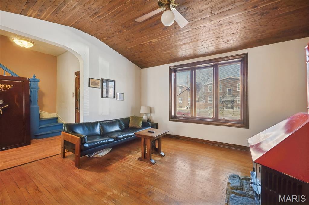 612 Bates Street St. Louis, MO 63111 - Photo 5 of 22