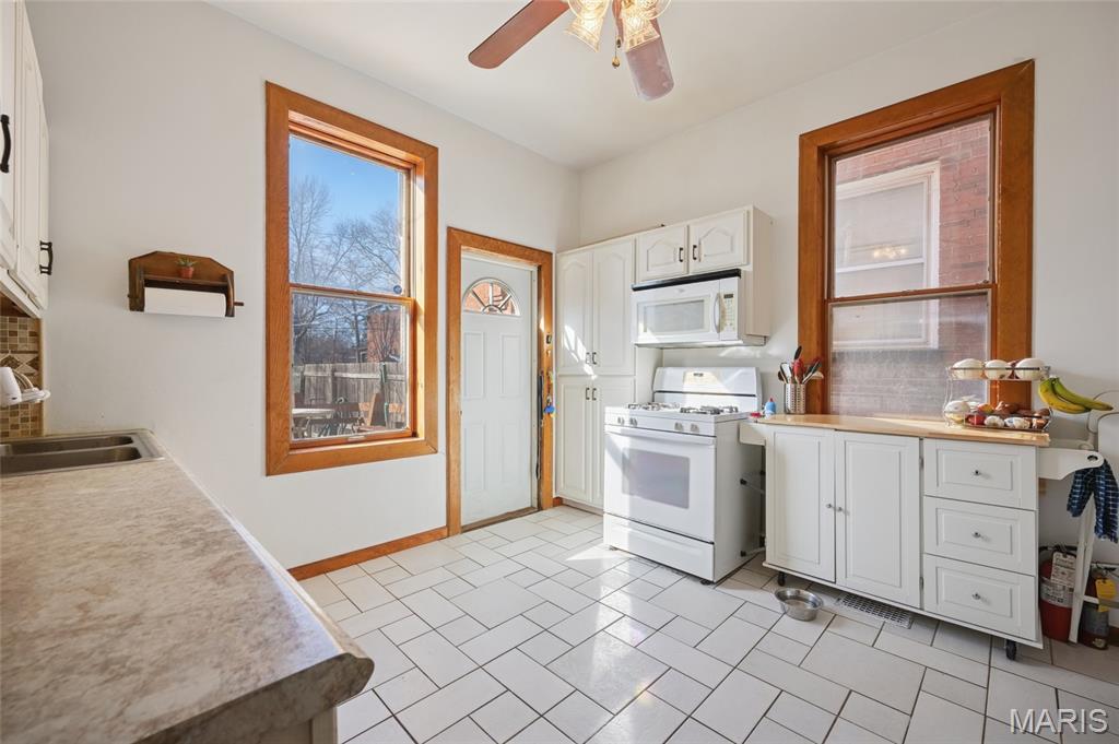 612 Bates Street St. Louis, MO 63111 - Photo 7 of 22