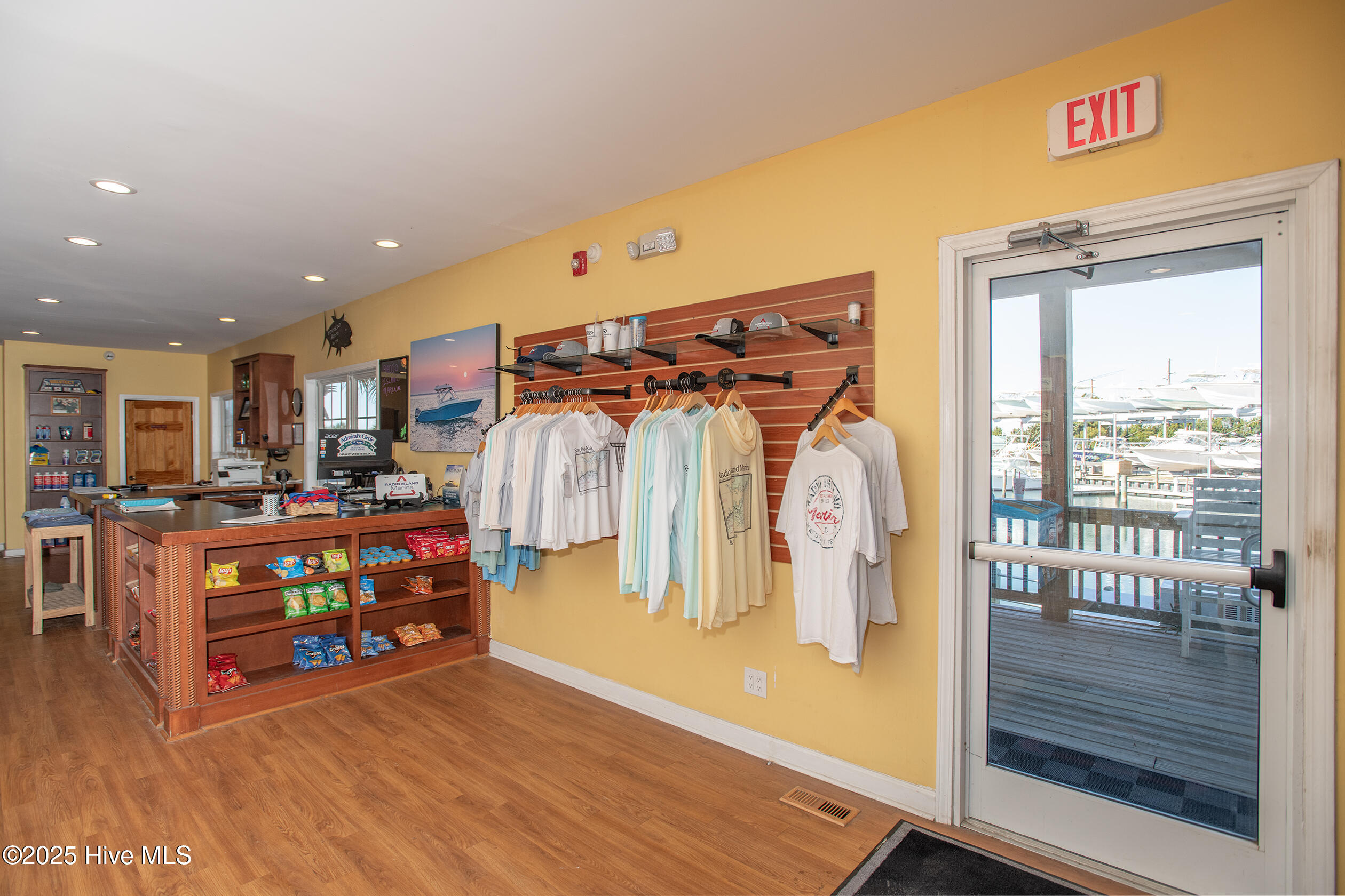 156 Radio Island Road, Unit 312 Beaufort, NC 28516 - Photo 7 of 11 Ships Store