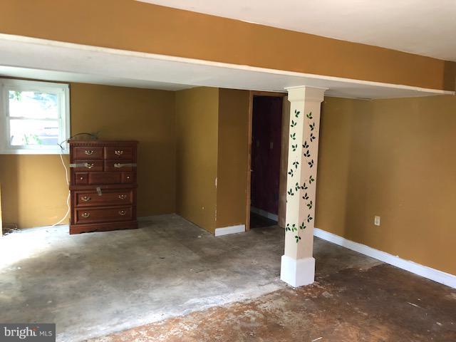 7222 Sollers Point Road Baltimore, MD 21222 - Photo 4 of 17 Family Room