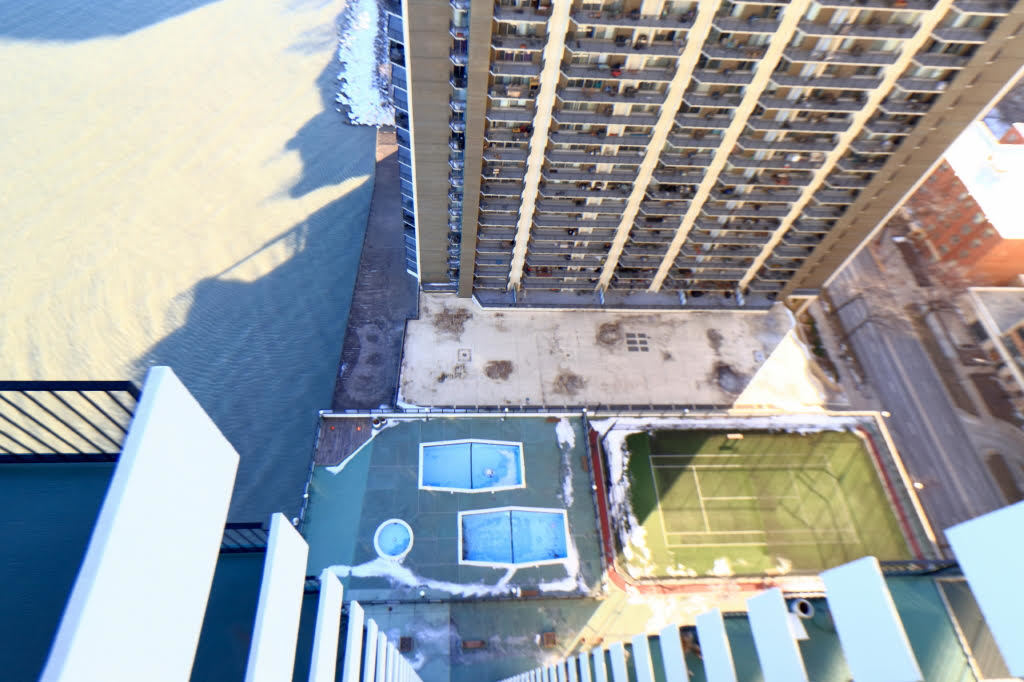 6033 North Sheridan Road, Unit 30A Chicago, IL 60660 - Photo 46 of 50 a view of a balcony