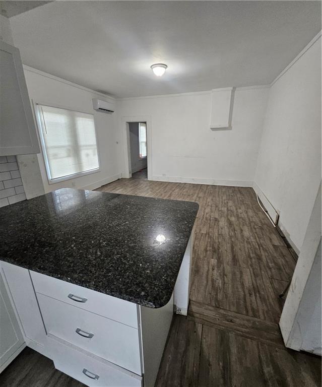 16 Johnson Street Cartersville, GA 30120 - Photo 6 of 6 a view of an entryway