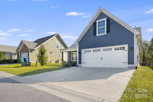 a view of outdoor space yard and front view of a house