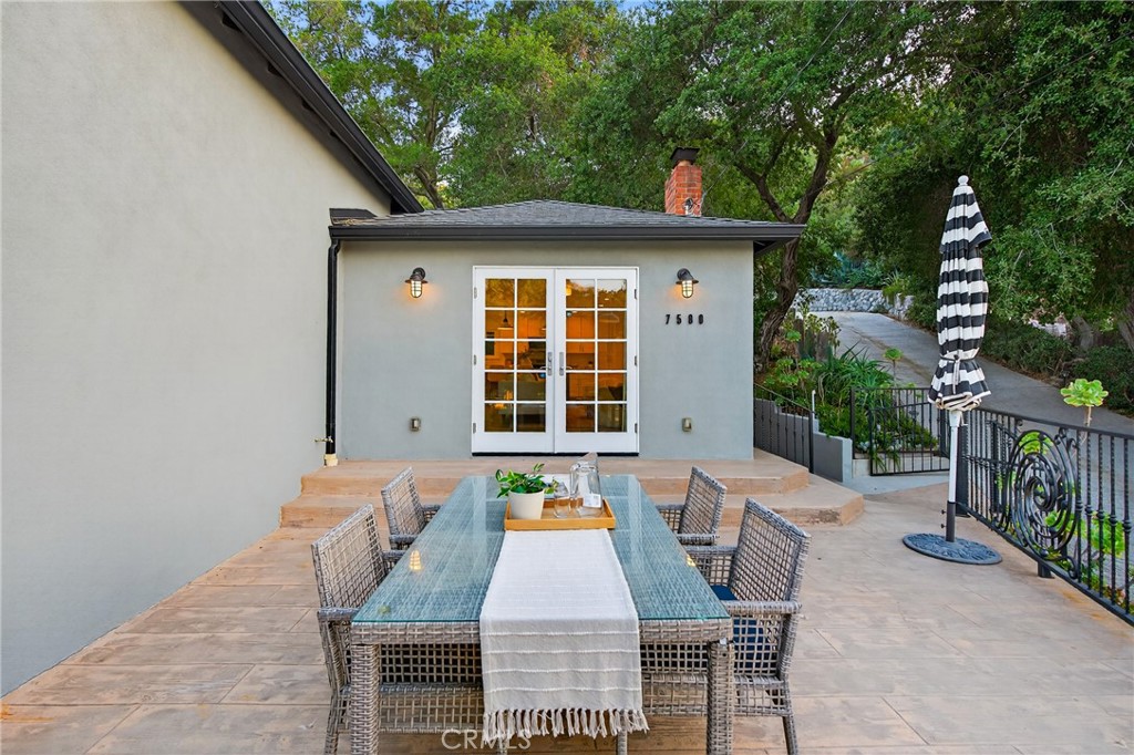 7580 McGroarty Terrace Los Angeles, CA 91042 - Photo 40 of 47 swimming pool view with a outdoor space