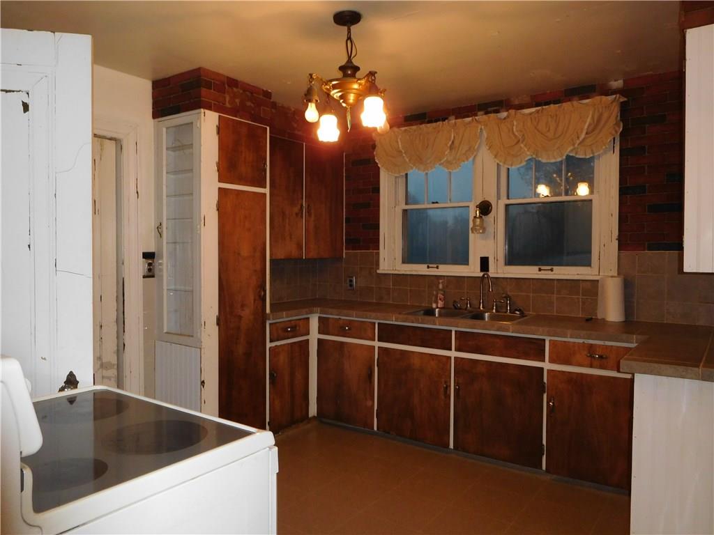 3947 New Castle Road Pulaski, PA 16143 - Photo 3 of 14 Gallery Image 3