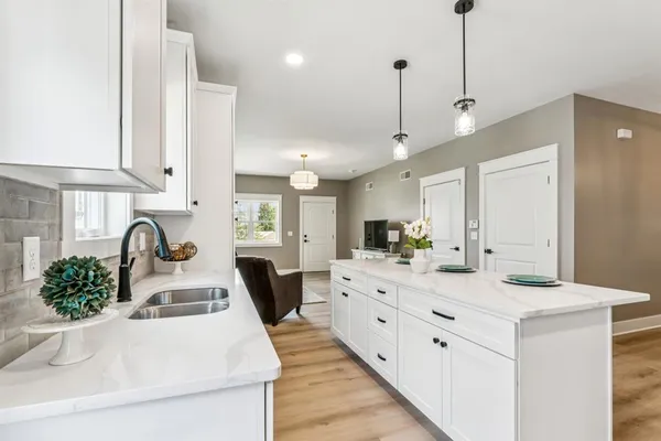 $329,900 | 8 Barrington Court, Monaca, PA 15061