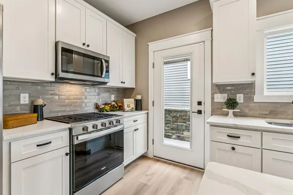 $329,900 | 8 Barrington Court, Monaca, PA 15061