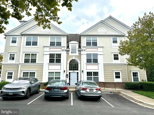 $2,700 | 164 Kendrick Place, Unit 16436, Gaithersburg, MD 20878