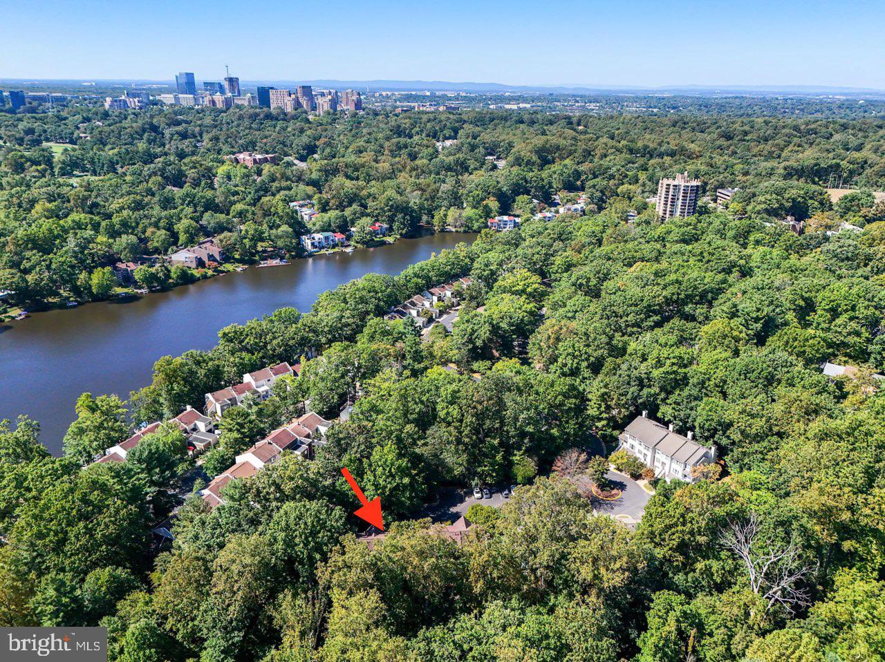 11270 Fairwind Way Reston, VA 20190 - Photo 2 of 42