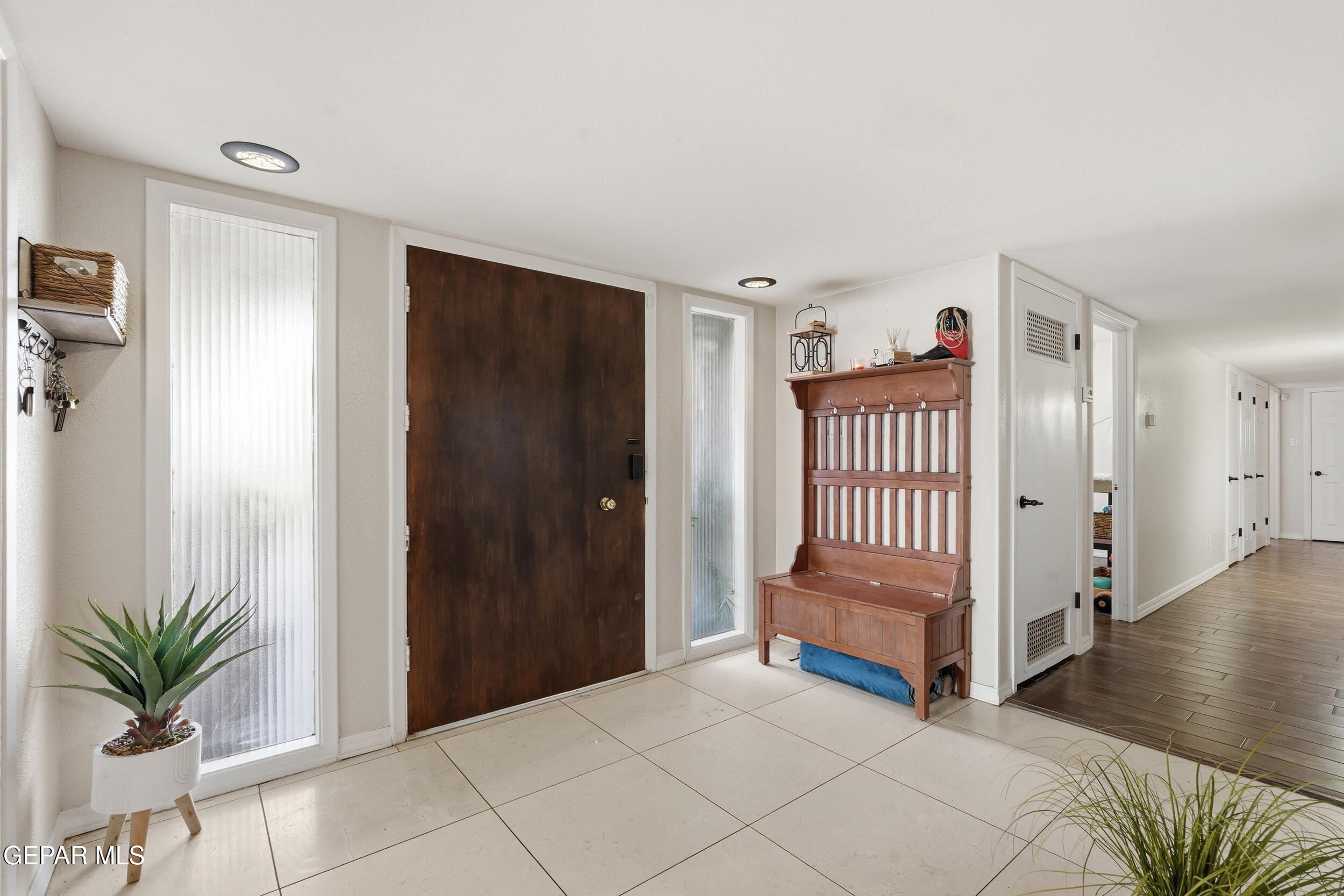 216 Smith Road El Paso, TX 79907 - Photo 5 of 50 image00033