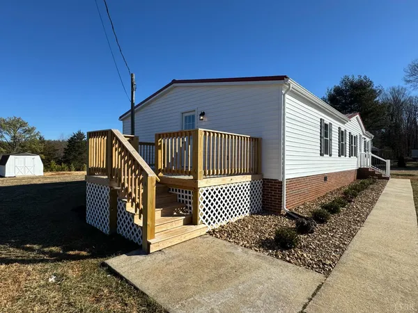 $329,900 | 5532 Watt Abbitt Road, Appomattox, VA 24522