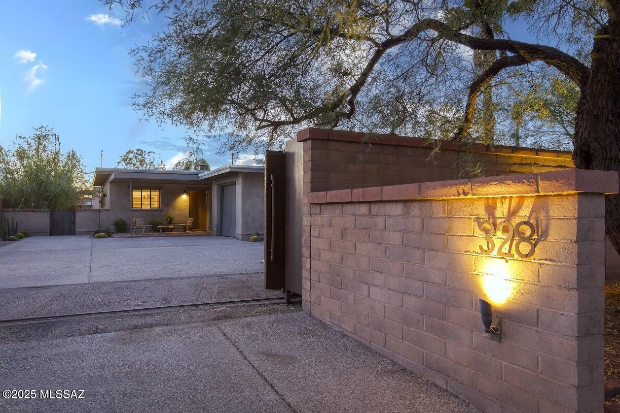 328 South Country Club Road Tucson, AZ 85716 - Photo 34 of 36 Gallery Image 34