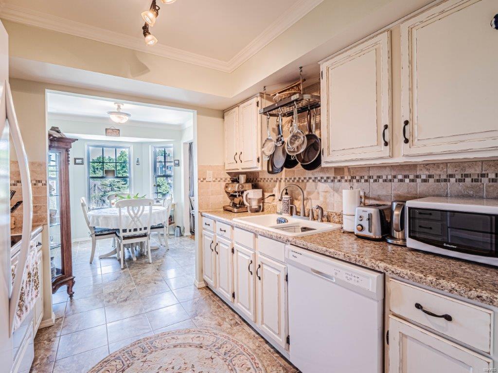 970 North Spoede Road, Unit 46 St. Louis, MO 63146 - Photo 5 of 16