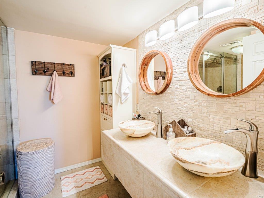 970 North Spoede Road, Unit 46 St. Louis, MO 63146 - Photo 8 of 16