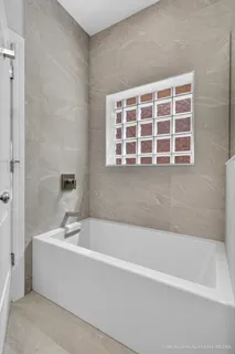 4711 North Malden Street, Unit 2S, Chicago, IL 60640