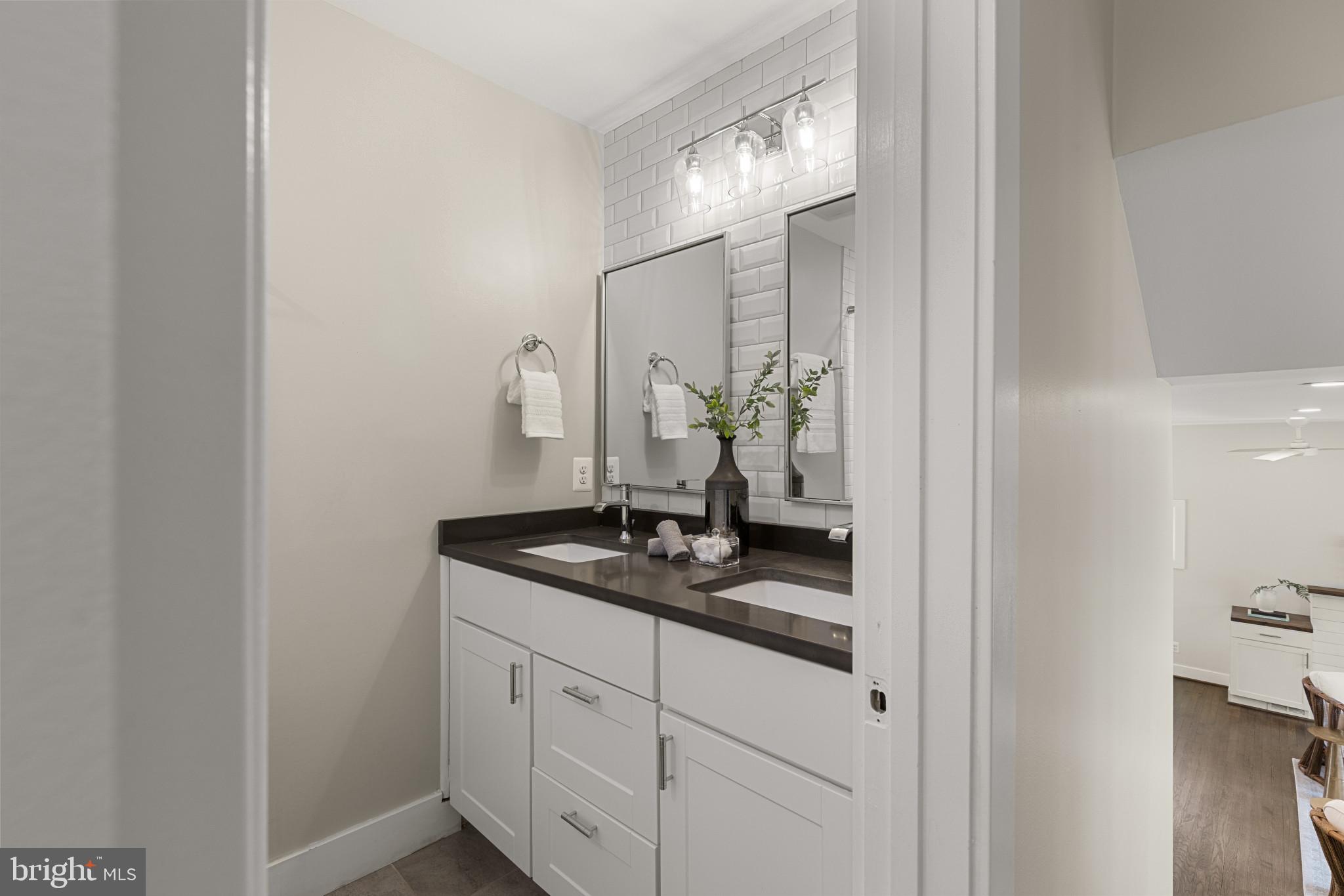1519 Winchester Road Annapolis, MD 21409 - Photo 15 of 34 Hall Bath