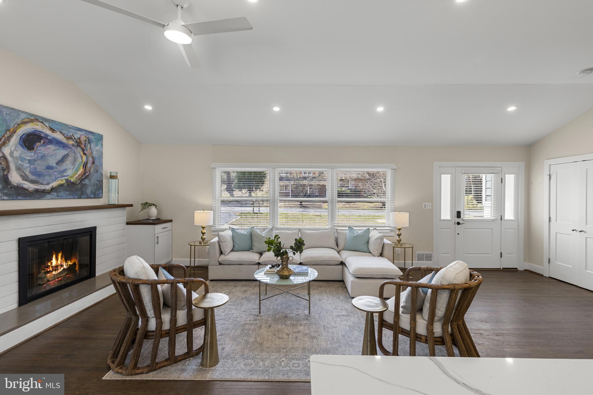 1519 Winchester Road Annapolis, MD 21409 - Photo 2 of 34 Living room with lots of natural light