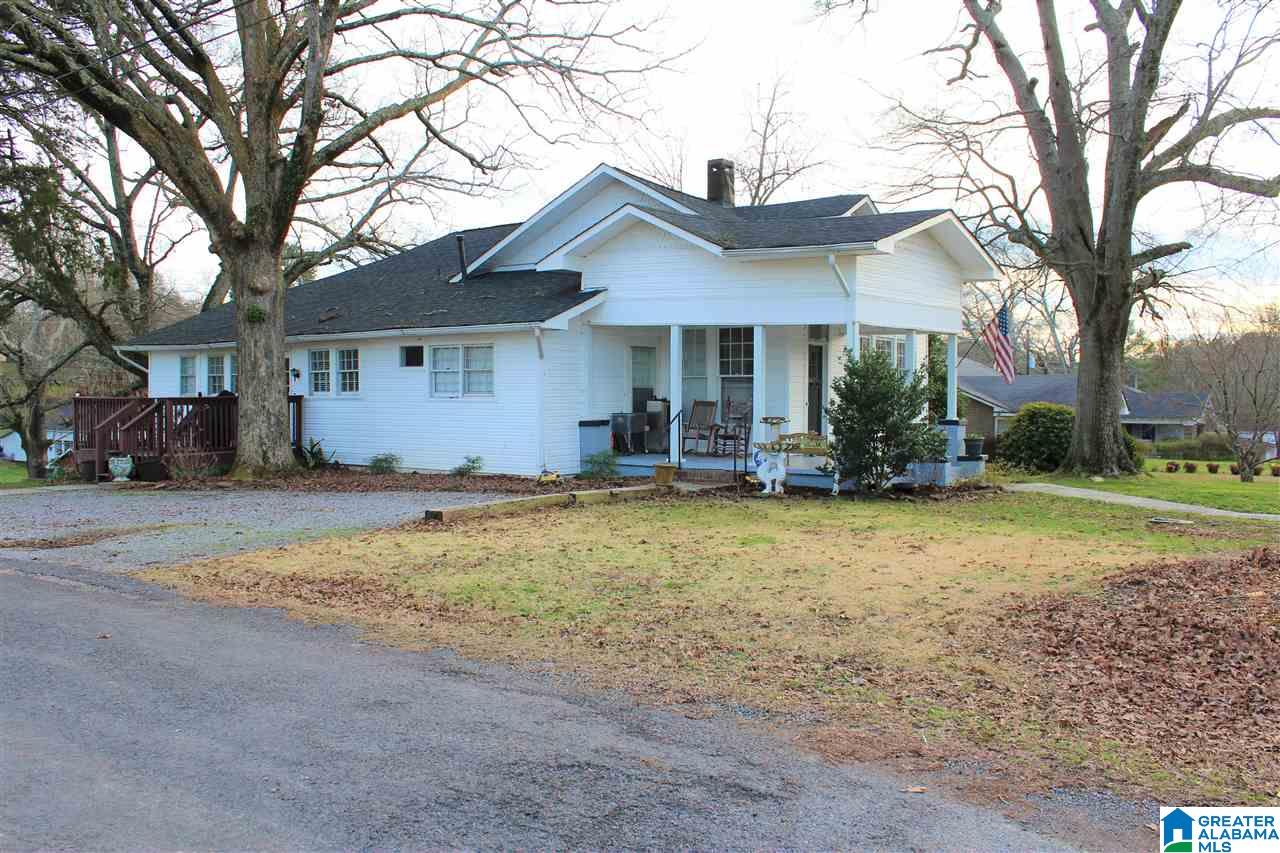 201 Adams Avenue West Oneonta, AL 35121 - Photo 2 of 37
